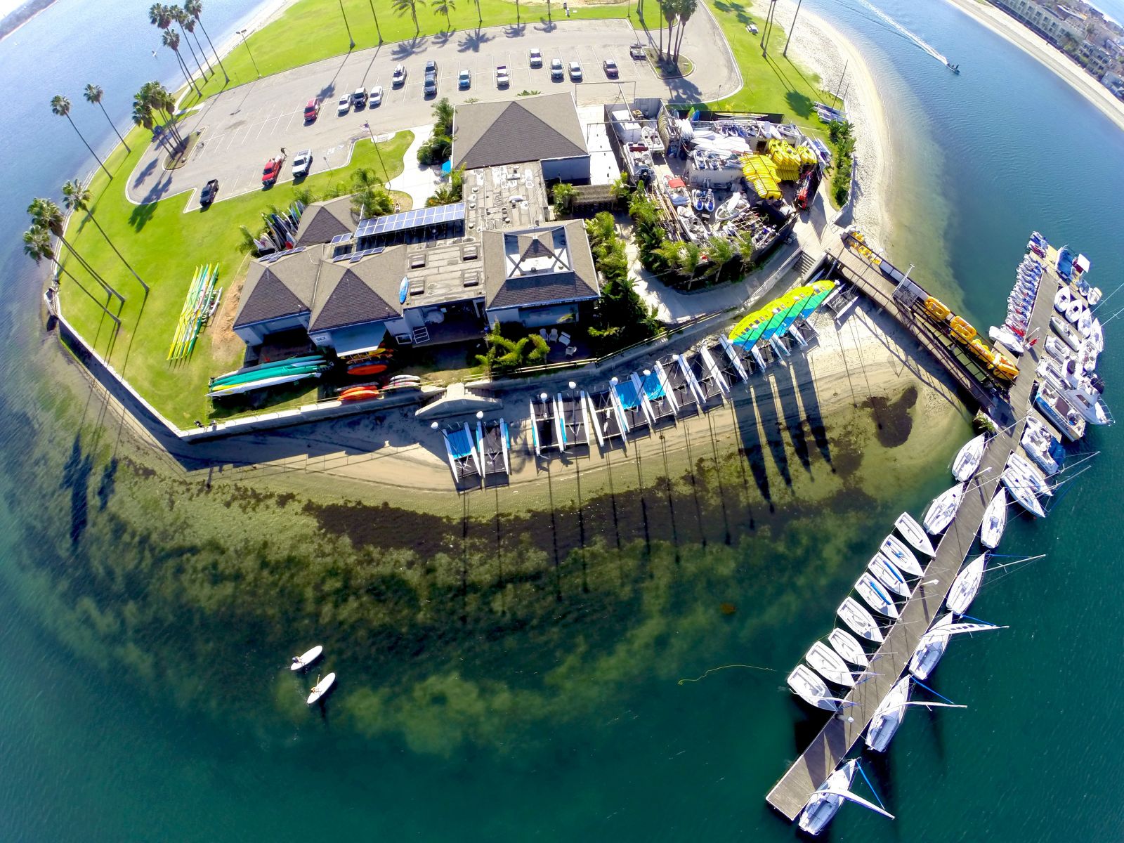 Store local paddle faster at Mission Bay Sportcenter